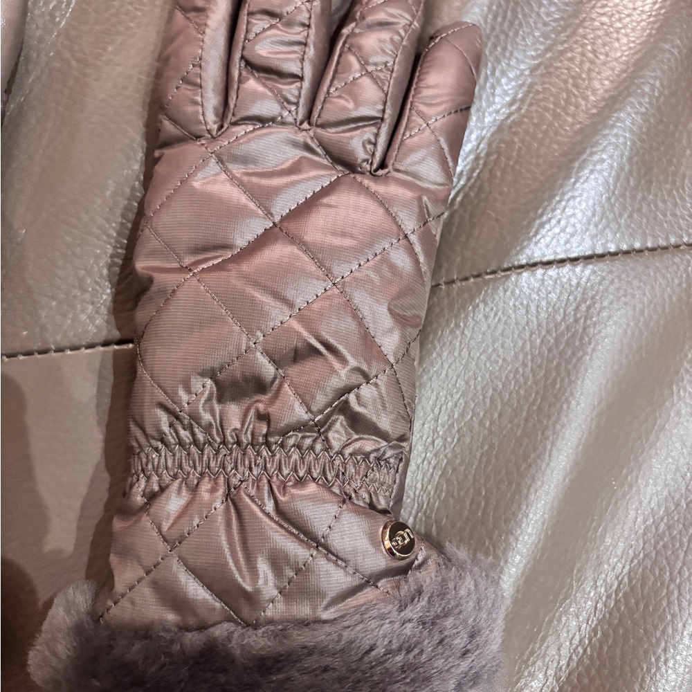 Brand New UGG Brown Quilted Gloves with Fur Trim Size L/XL - Picture 5 of 6